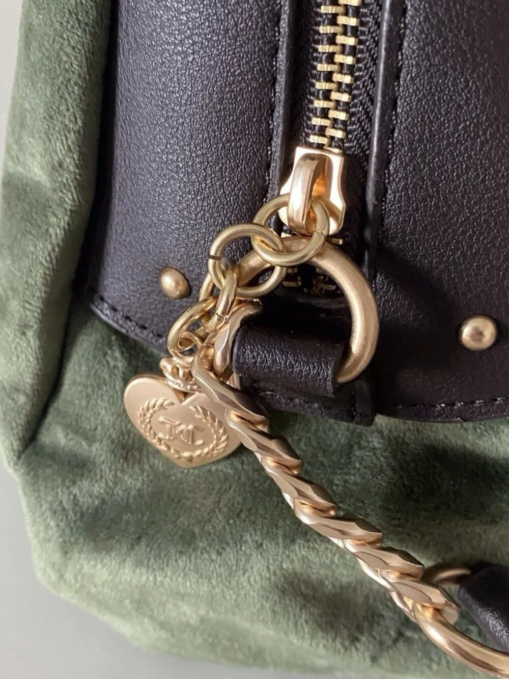 Juicy Couture The Key To Juicy Satchel Crossbody Super Greens Velvet Charm NEW